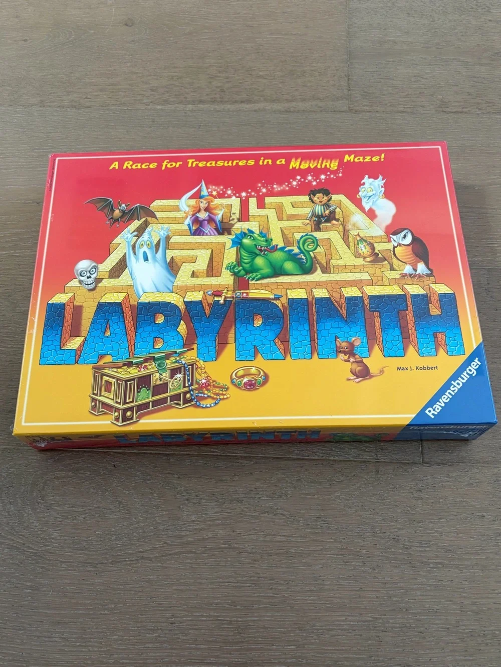 NEW Labyrinth board game